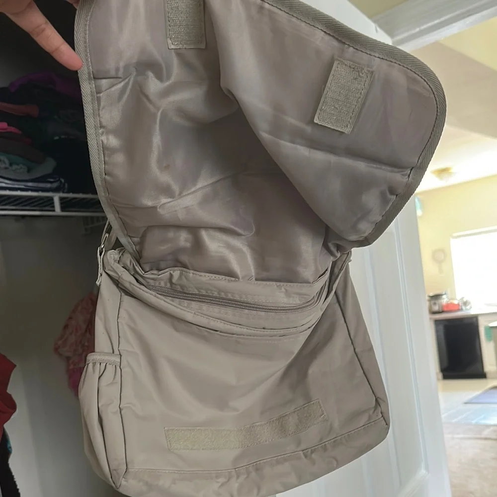 N/A stylish beige